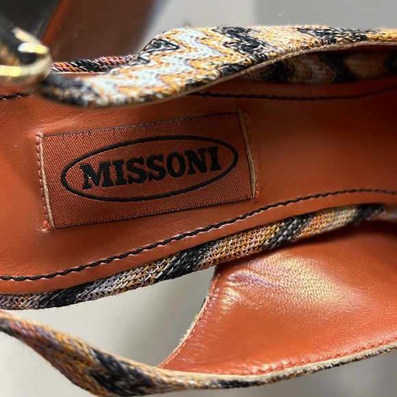 🎉HP🎉Missoni platform woven slingback heel - Picture 6 of 7